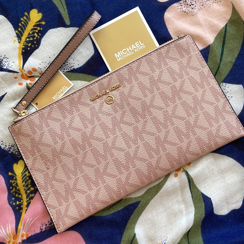 Brand New Michael Kors Large Zip Clutch Wristlet Pink Ballet w/ Gold Tone Accent - Picture 3 of 13